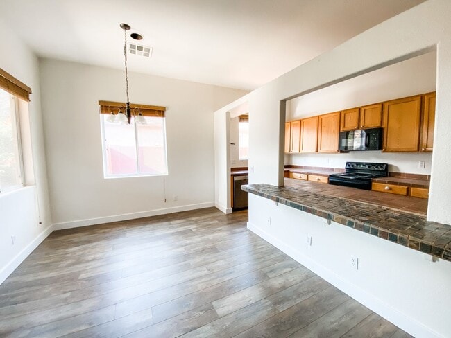 Building Photo - Beautiful 3 Bed/2 Bath home!