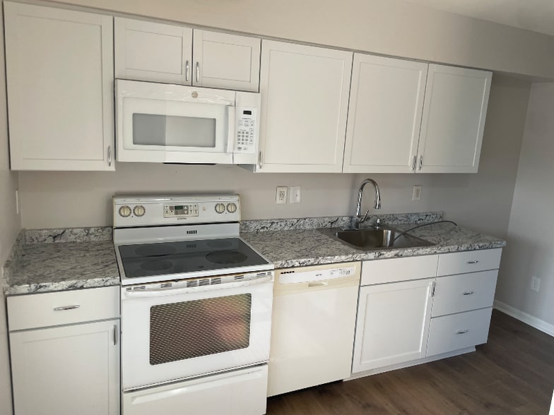 Building Photo - 438 Red Tulip Ct