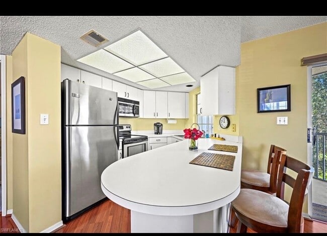 Building Photo - 481 Quail Forest Blvd