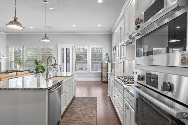 Building Photo - 2311 Pale Star Dr