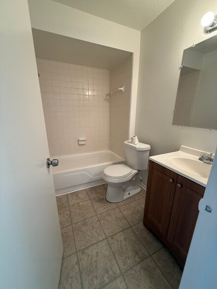 Building Photo - 1108 Amble Ln