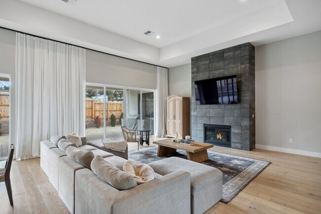 Building Photo - STUNNING AND MODERN Masterpiece!