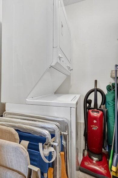 Building Photo - 7410 S Ocean Dr