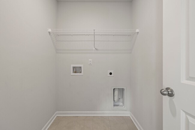 Building Photo - 4 Bedrooms Plus an Office on Cul De Sac