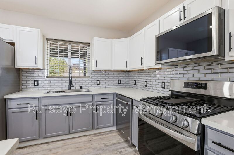 Building Photo - 2022 N 40th St