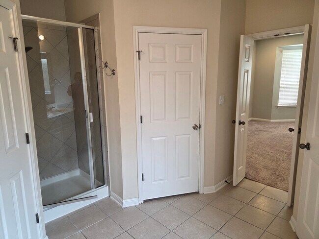 Building Photo - 2832 Coral Valley Dr