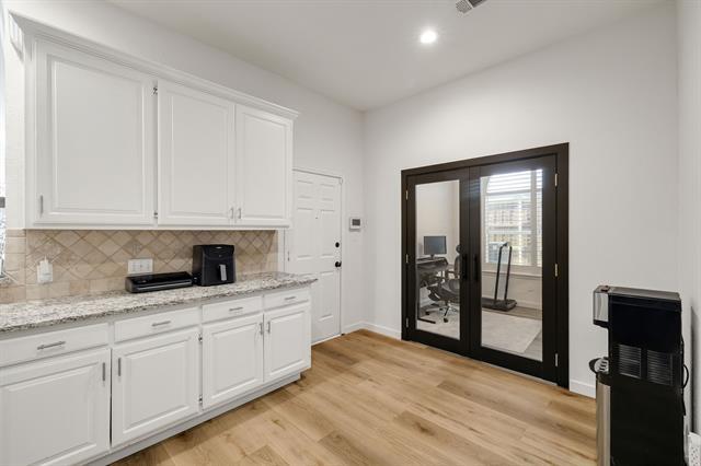 Building Photo - 624 Mossycup Oak Dr