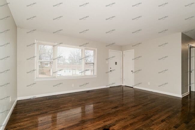 Building Photo - 1014 Renshaw Dr