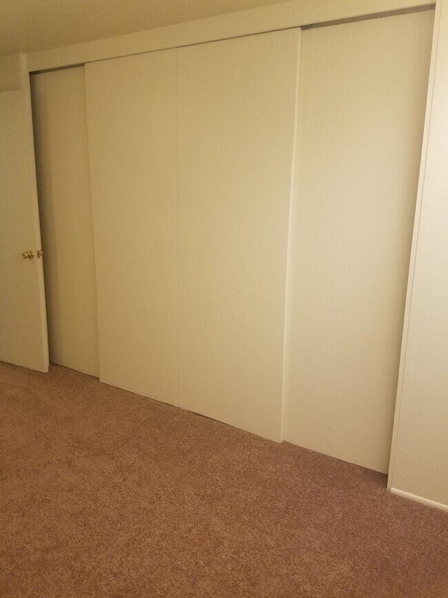 Building Photo - Single Family Home within walking distance to Quinnipiac