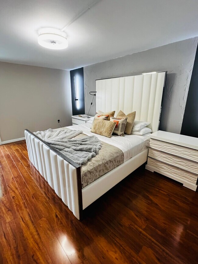 Building Photo - 1201 River Reach Dr