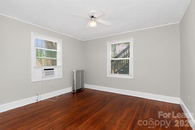 Building Photo - 1412 Park Dr