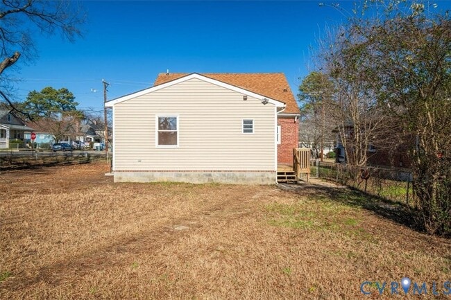 Building Photo - 1401 Byron St
