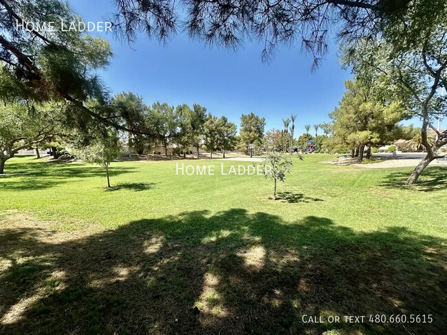 Building Photo - 599 W Country Estates Ave