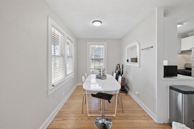 Building Photo - 1202 E 29th St