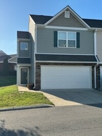 Building Photo - 6006 Hillside Ln