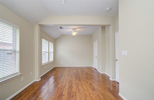 Building Photo - 18223 Heathridge Ln