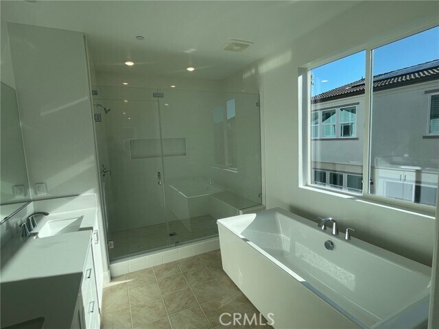 Building Photo - 1184 Silver wood Way