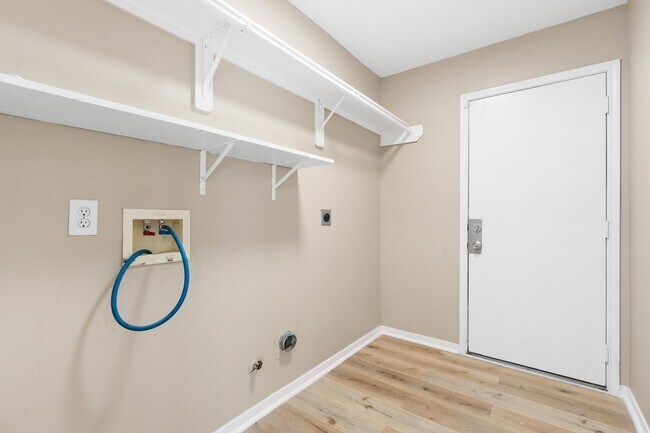 Building Photo - 19222 Wading River Dr