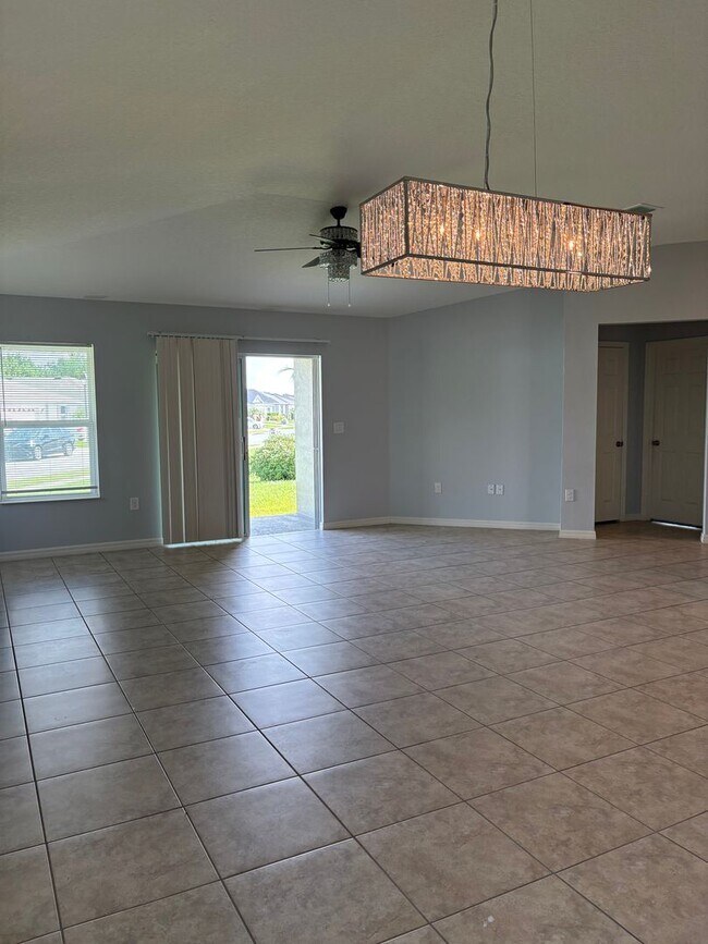 Building Photo - 4bedroom 2bath home in ST Cloud