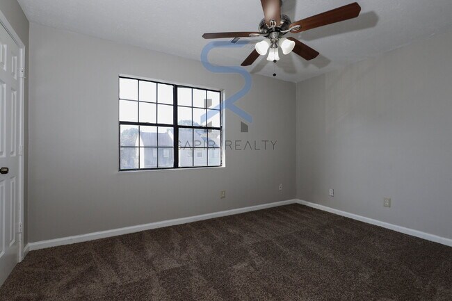 Building Photo - Move in before November 30th and get $100 ...