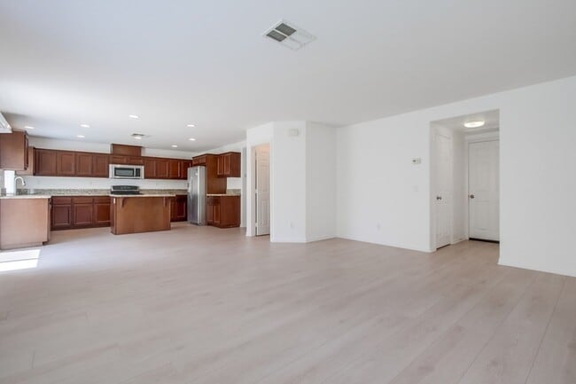 Building Photo - Upgraded Executive Home in Rancho Santalina
