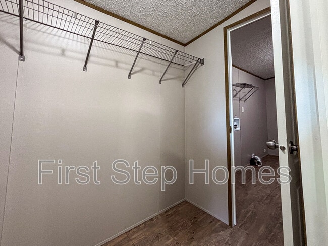 Building Photo - 618 San Rafael