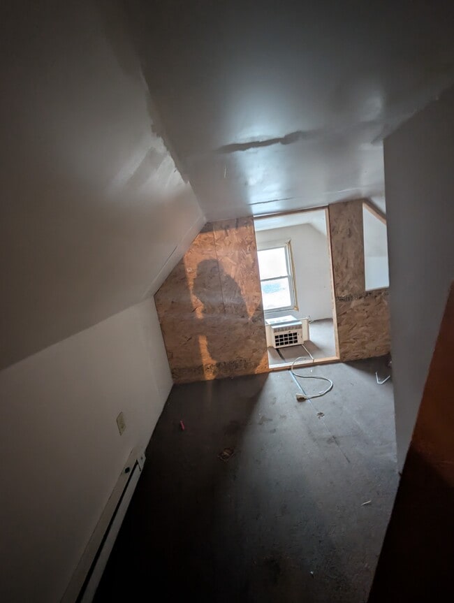 Building Photo - 721 E McClure Ave