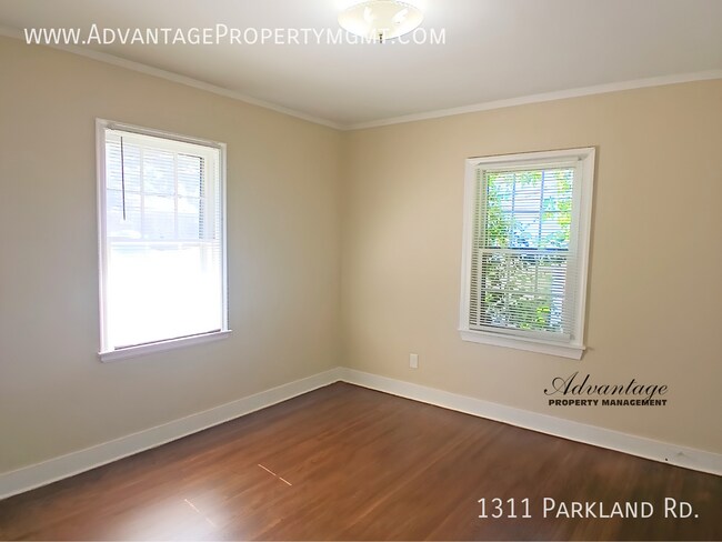 Building Photo - 1311 Parkland Rd