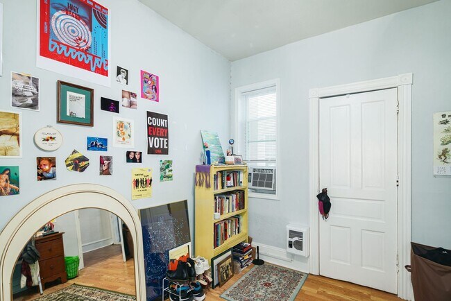 Building Photo - 2213 N Camac St