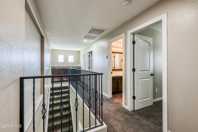 Building Photo - 5525 Valley Cedar Dr