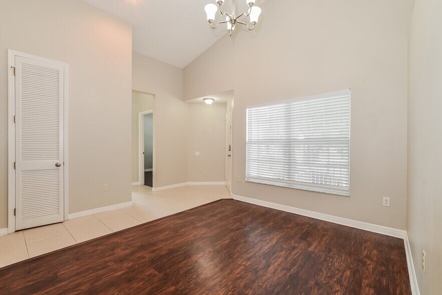 Building Photo - 1436 Lake Marion Dr