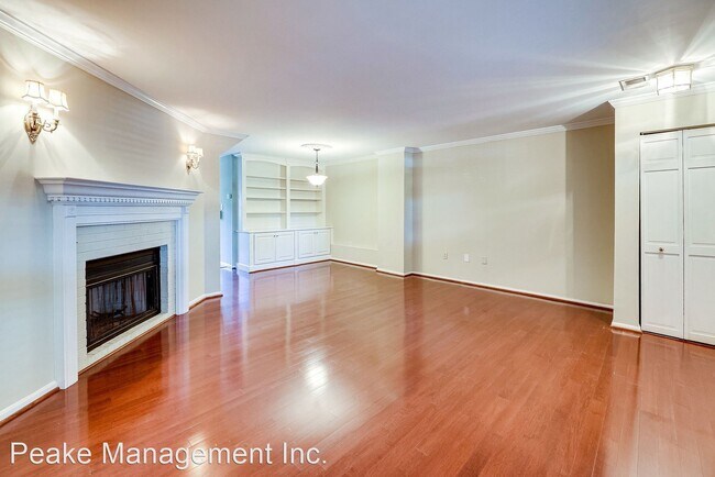 Building Photo - 2 br, 2.5 bath House - 419 S. Columbus St.