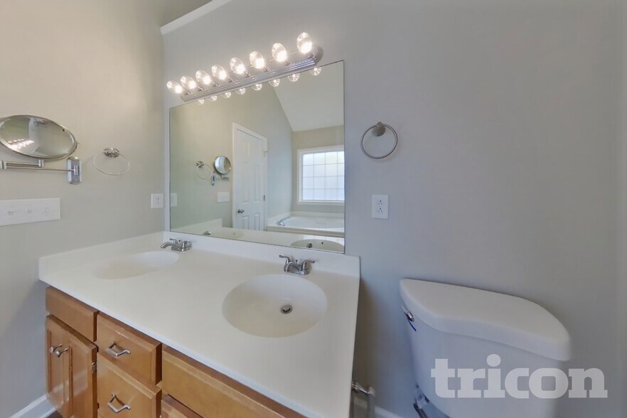Building Photo - 2905 Haddox Pl