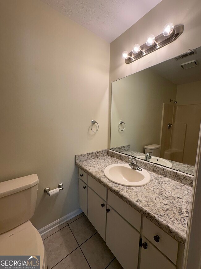 Building Photo - 1701 Claxton Dairy Rd