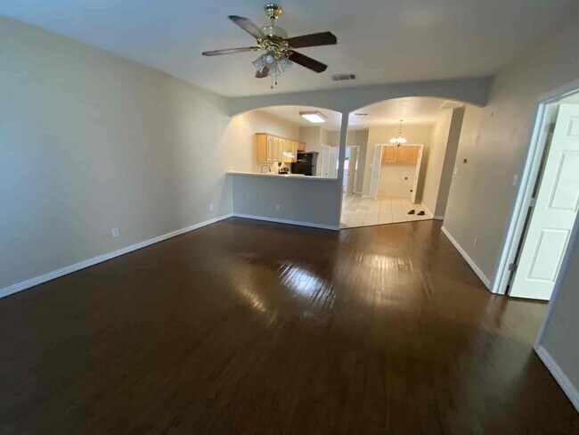 Building Photo - 300-306 East Main Street