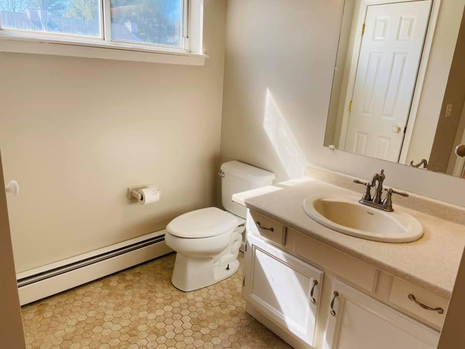 Building Photo - 70 Old Town Rd