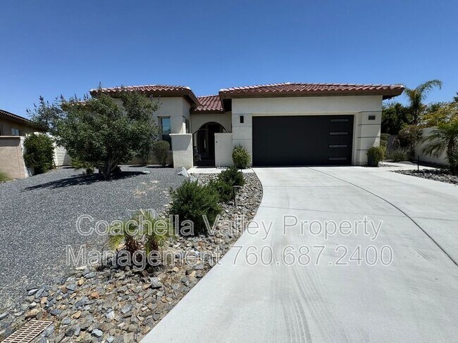 Building Photo - 74635 Tesla Dr