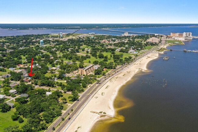 Building Photo - 134 Lee St