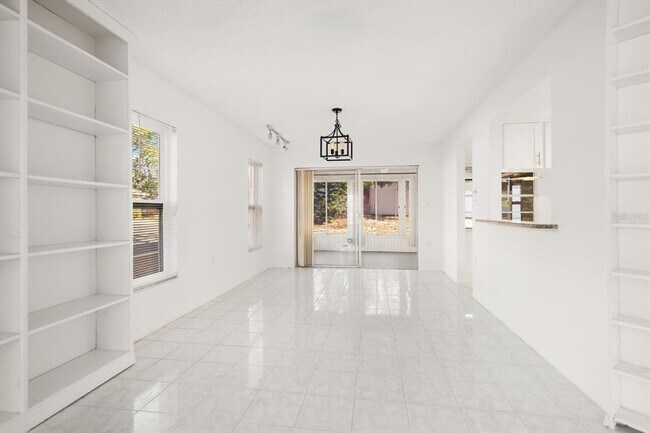 Building Photo - 3954 Sailmaker Ln