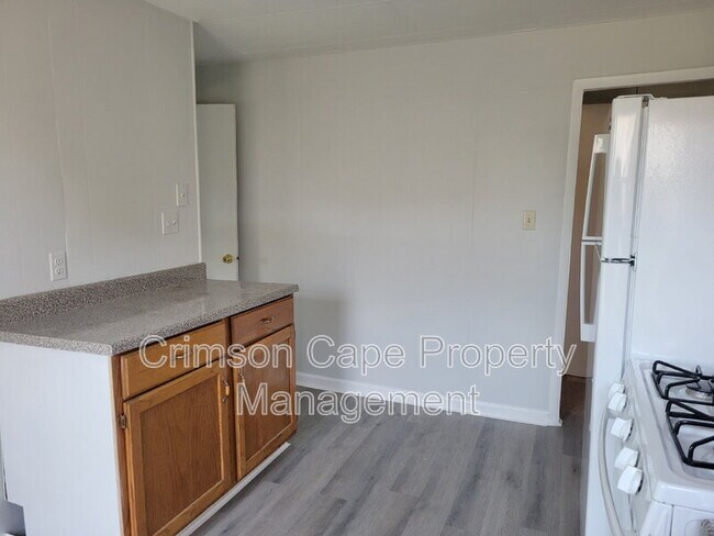 Building Photo - 146 W Dorrance St