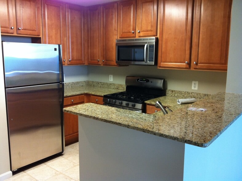 Upgraded kitchen - 11710 Old Georgetown Road