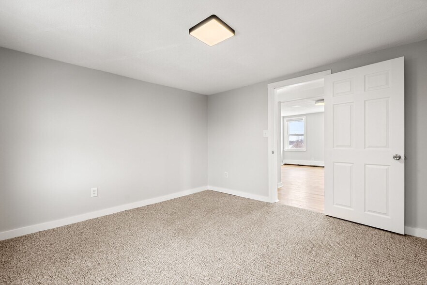 Building Photo - 25 Porter St