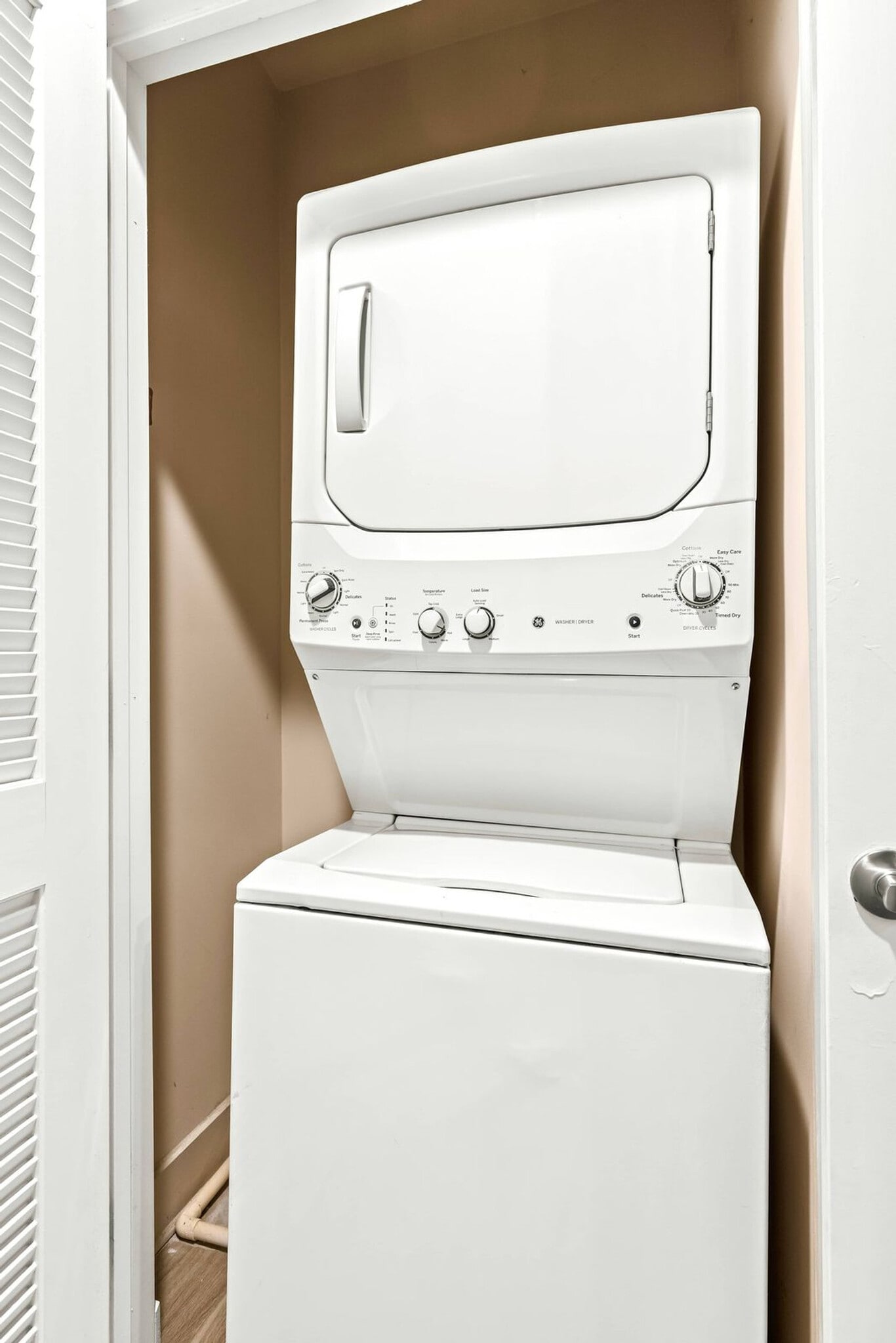 Building Photo - 455 14th St NW