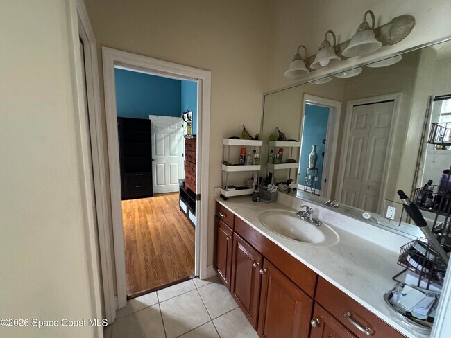 Building Photo - 5900 Herons Landing Dr