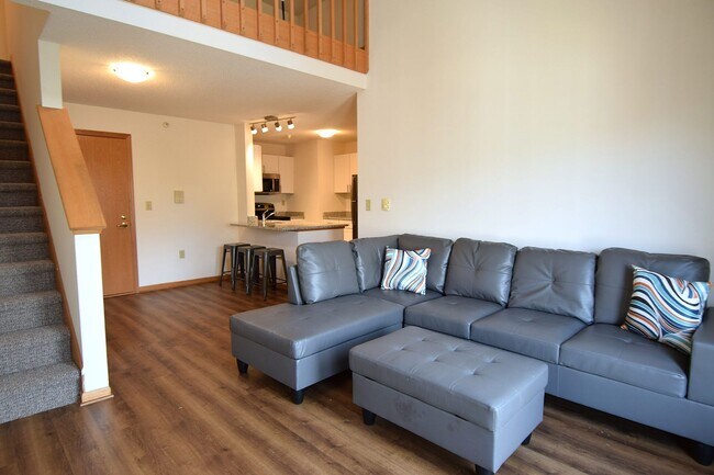 Building Photo - 3 Bedroom, 2 Bath
