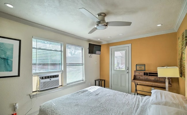 Building Photo - 4018 Leeshire Dr