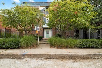 Building Photo - 3610 Balsam Ave