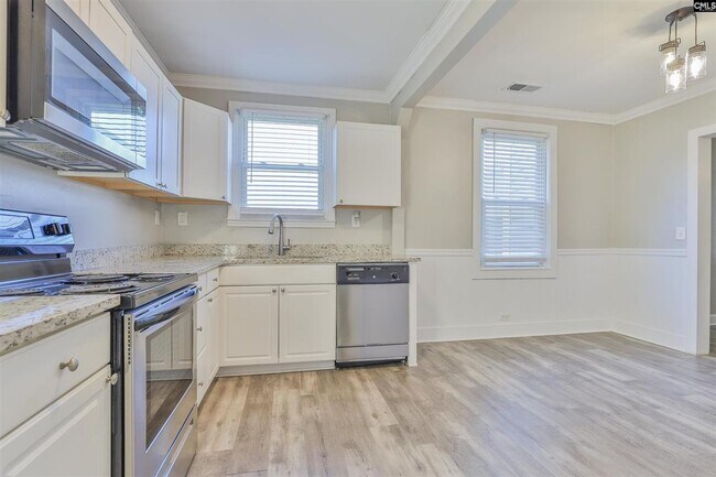 Building Photo - Adorable 3BR/1.5BA Renovated Bungalow Near USC – PRE-LEASING FOR 2026-2027 SCHOOL YEAR