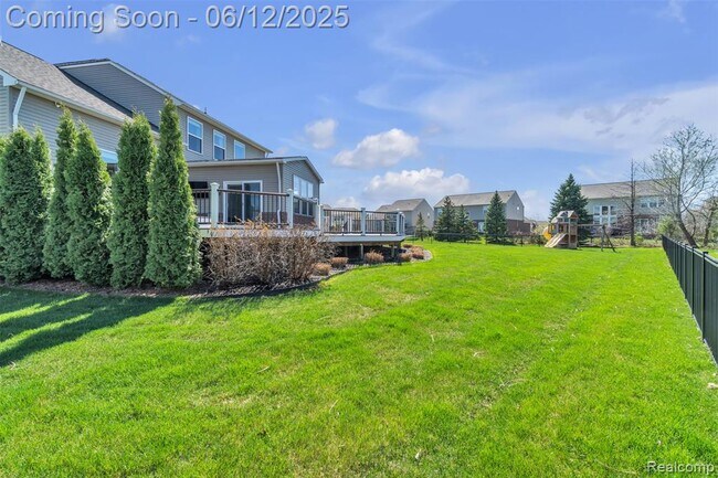 Building Photo - 15745 Diamante Dr