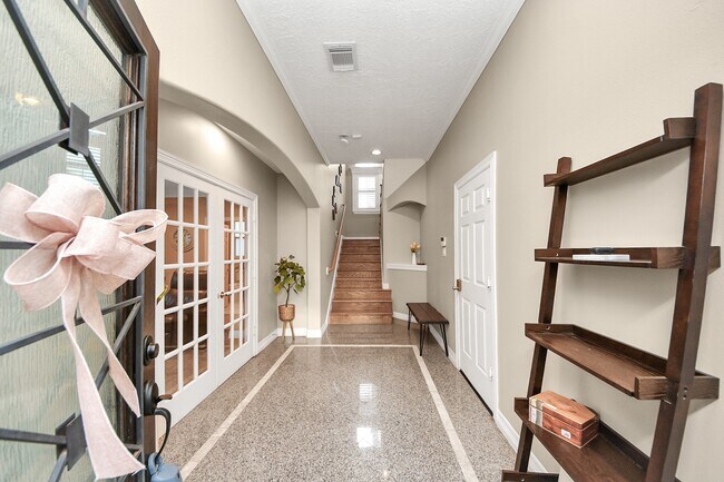 Building Photo - 2416 Bevis St